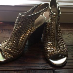 NWT Gold sandals